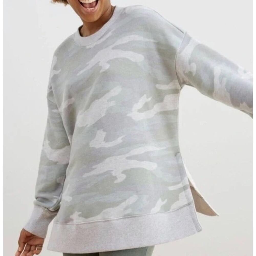 Aerie Women's Oversized Camo Crewneck Sweatshirt Side Slits SZ Medium
